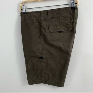 Eddie Bauer 32 brown hiking chino shorts